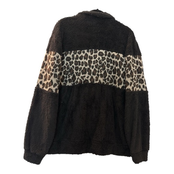 GRACE & EMMA, G & E, half zip Sherpa and fleece pullover. Animal print, Large - Picture 4 of 8